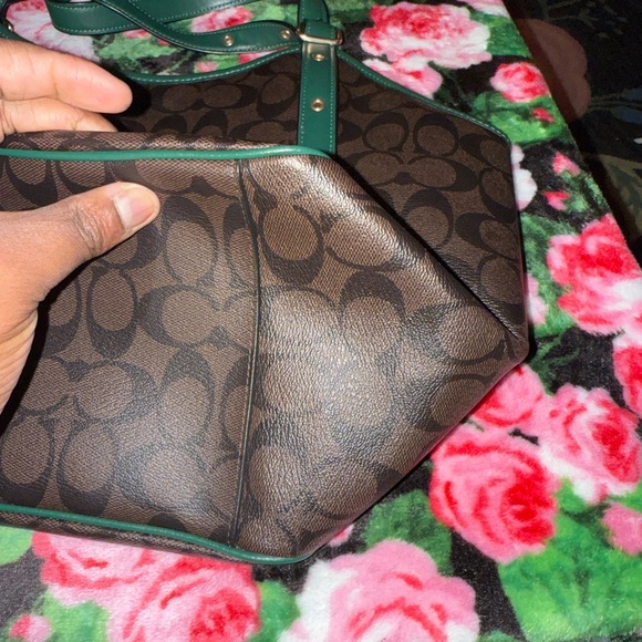 Coach Signature Brown and Green Shoulder Bag - Picture 2 of 7